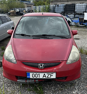 HONDA JAZZ 1,3 AUTOMAAT, VARUOSAD (1 foto / 8)