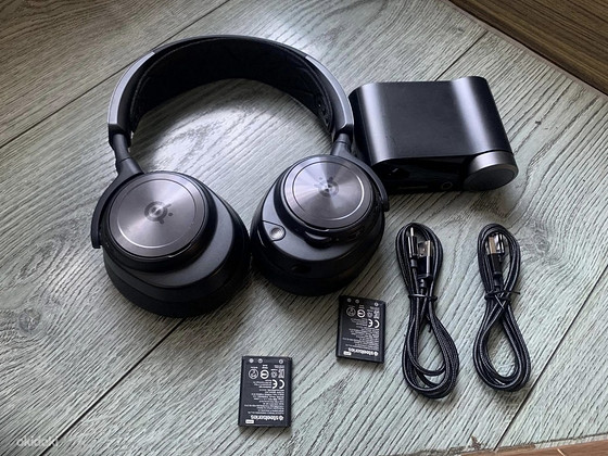 ARCTIS NOVA PRO WIRELESS