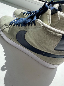 NIKE BLAZER 42.5 (1 foto / 5)