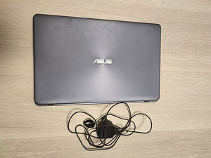 Asus X705MA-GC131T. 17.3" (1 foto / 2)