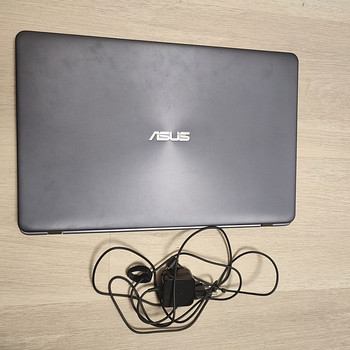 Asus X705MA-GC131T. 17.3"