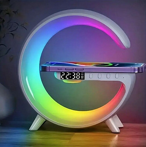 3:1 RGB öölamp / juhtmevaba kõlar / telefoni laadija (1 foto / 6)