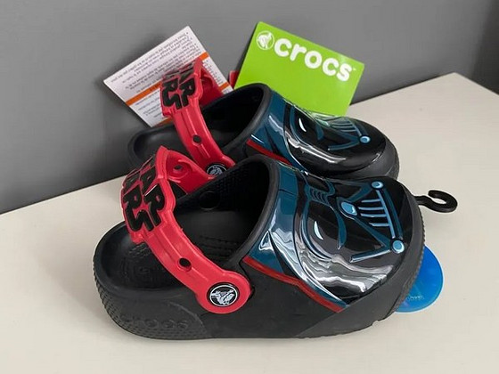 Детские Crocs Fun Lab Lights Darth Vader™ Сабо C4