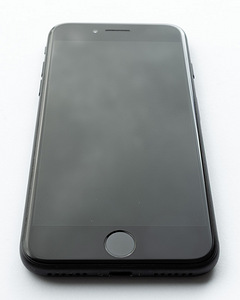 iPhone 7 Black 128 GB must (5 foto / 10)