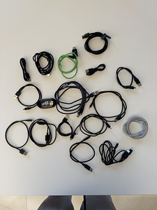 Komplekt originaalkaableid (1 foto / 1)