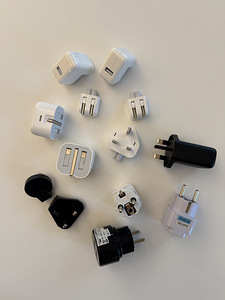A set of original adapters and connectors (1 фото из 1)