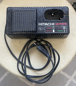 Зарядное устройство для аккумулятора электроинструмента Hitachi UC 14YF 7.2V-14.... (1 фото из 2)