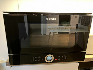 Интегрированная микроволновая печь Bosch мощностью 900W, объем 21L (2 фото из 9)
