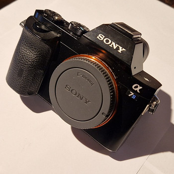Доступна камера Sony Alfa A7s.