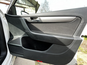 Salong VW Passat B7 (4 foto / 8)