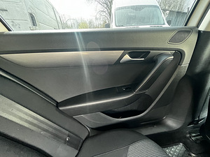 Salong VW Passat B7 (5 foto / 8)