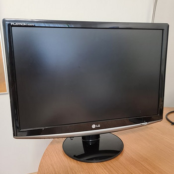 Monitor 22"LG - W2252TQ-PF