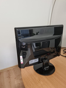 Монитор 22" LG - W2252TQ-PF (3 фото из 7)