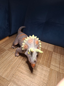 Игрушечные динозавры. Mängudinosaurused (3 фото из 6)
