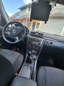 Mazda 3 2007 (6 фото из 10)