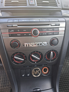 Mazda 3 2007 (9 фото из 10)