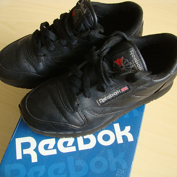 REEBOK CLASSIC, TÄISNAHK, NR 32.5, 21.5 CM, LAMPJALGADELE