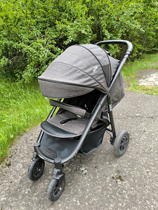 Joie mytrax jalutuskäru (1 foto / 7)