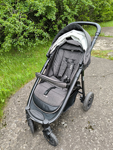 Joie mytrax jalutuskäru (2 foto / 7)