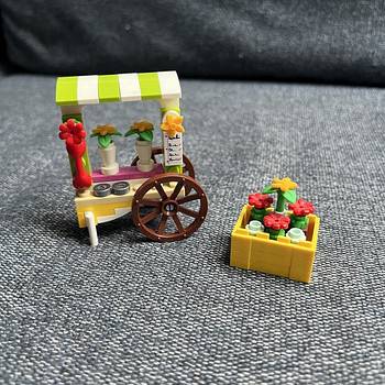 Лего, ларёк с цветами (Lego)