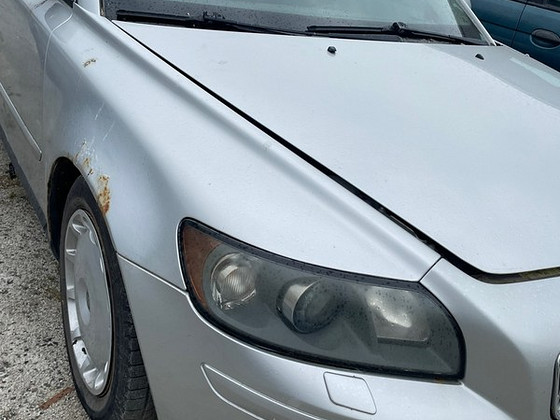 VOLVO V50 2,4 BENSIIN, AUTOMAAT, VARUOSAD