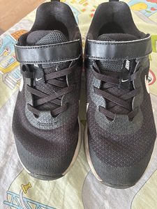 Nike 32 размер (2 фото из 4)