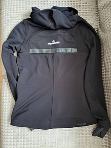 Jooksujakk adidas by Stella McCartney (1 foto / 5)