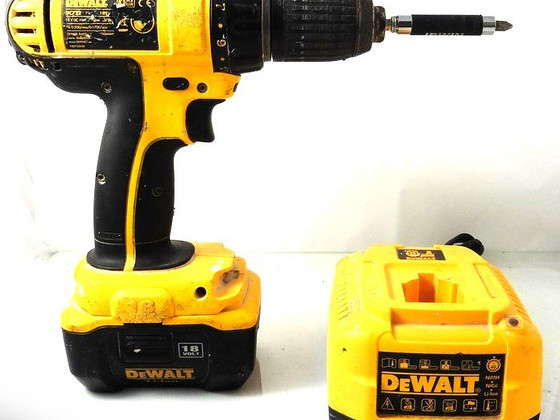 Аккумуляторная дрель Dewalt DC722 (без акк.) + зарядка