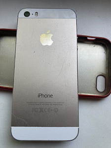 iPhone 5s (2 фото из 2)