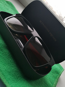 Alexander McQueen (3 фото из 3)