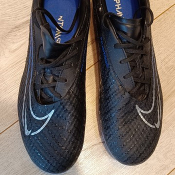 Jalgpallijalatsid.NIKE PHANTOM