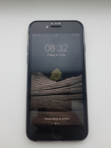 iPhone SE 2020 256 ГБ черный. (1 фото из 7)