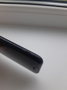 iPhone SE 2020 256 ГБ черный. (6 фото из 7)
