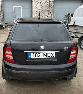 SKODA FABIA 1,2 BENS, VARUOSAD (2 foto / 8)