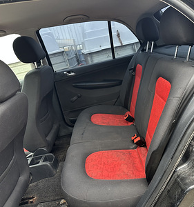 SKODA FABIA 1,2 BENS, VARUOSAD (7 foto / 8)