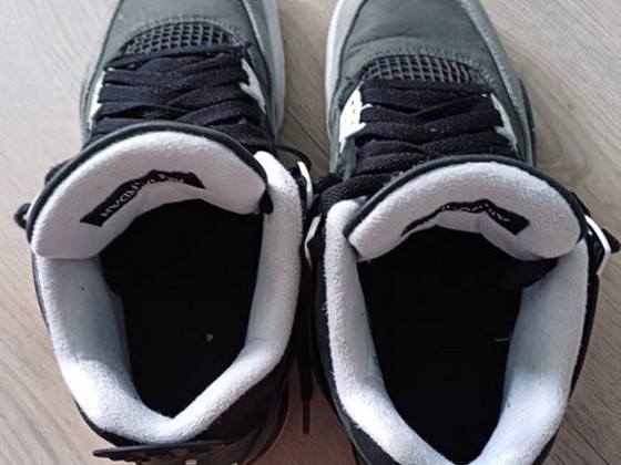 Продам Кроссовки Jordan 4 "Fear" (40.5 eu)