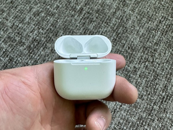 Зарядный чехол для Airpods 4