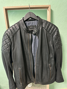 Hugo boss куртка (1 фото из 6)