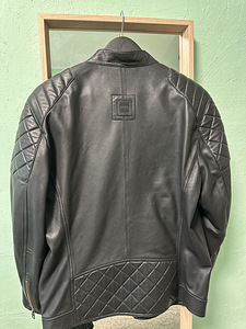 Hugo boss куртка (2 фото из 6)