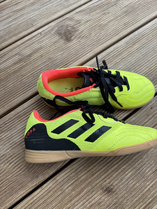 Adidas футбольные бутсы (на размер 32) (1 фото из 3)