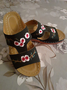 Босоножки 38 (3 фото из 3)