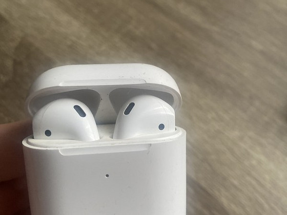 AirPods