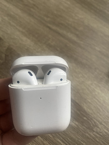 AirPods (1 фото из 1)