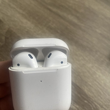 AirPods