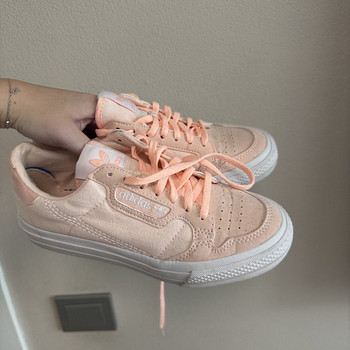 Кроссовки Adidas