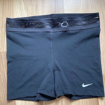 Продаются короткие шорты Nike