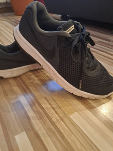 Nike tossud, suurus 36 (1 foto / 3)
