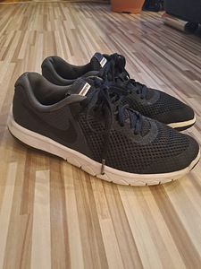 Nike tossud, suurus 36 (2 foto / 3)