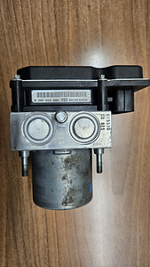 ABS PUMP Citroen 2.0 diisel BOSCH (2 foto / 3)