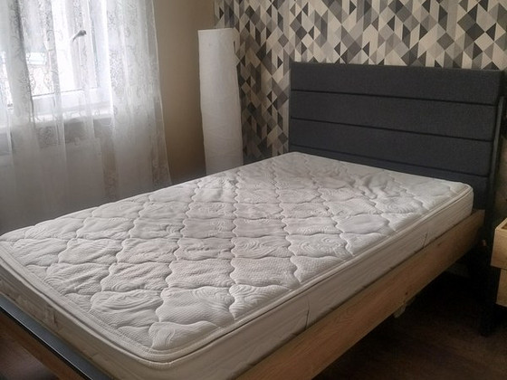 Комплект мебели для спальни (кровать, прикроватная тумбочка, комод)